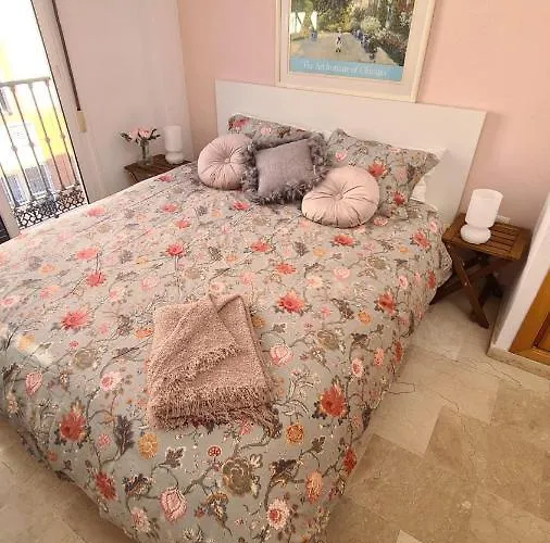 Apartment Penthouse With Solarium In The Center Of Malaga-atico Con Solarium En El Centro De Málaga